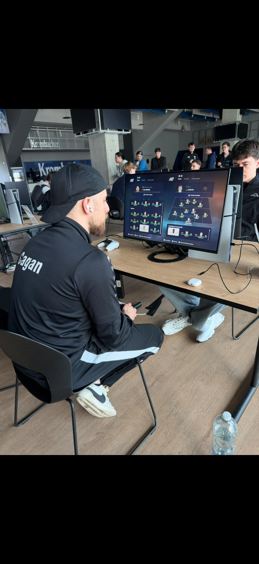Cagan Ergün — Challenge-Setup: Cagan am Controller