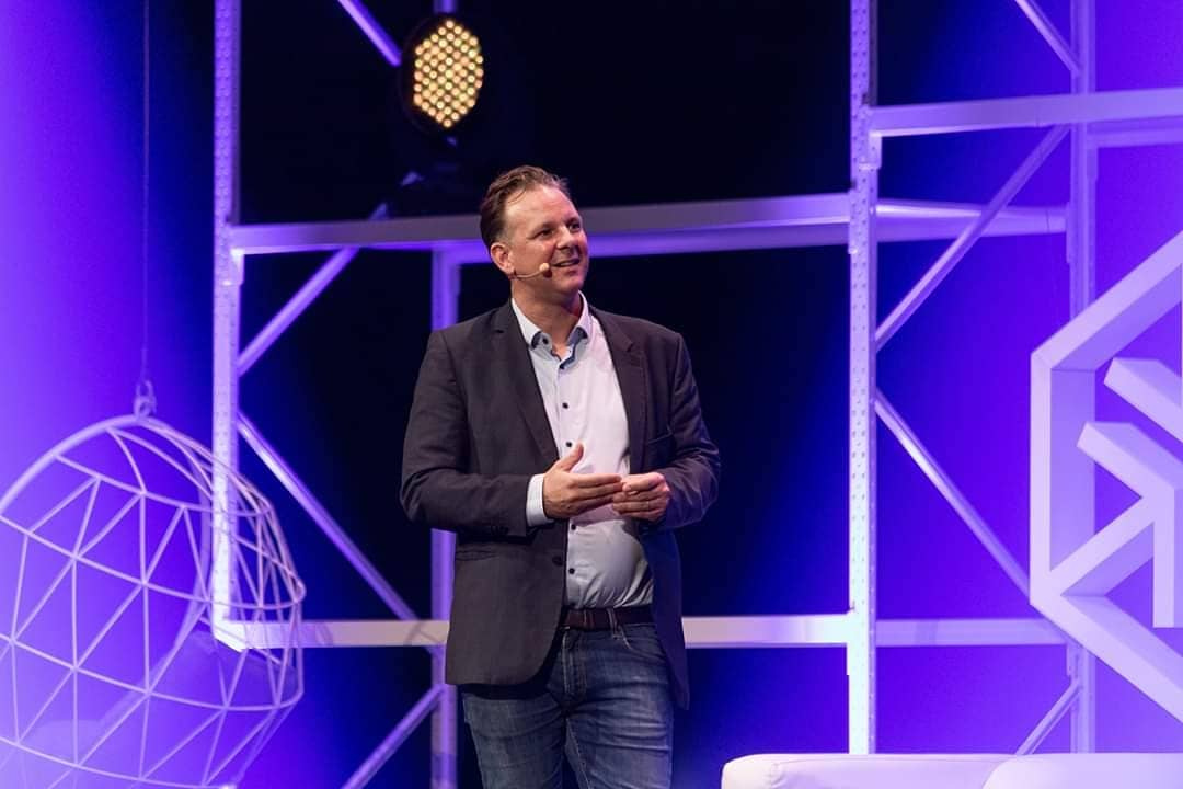 Marcus Meyer auf der Bühne – CEO & Gründer PULSE Series