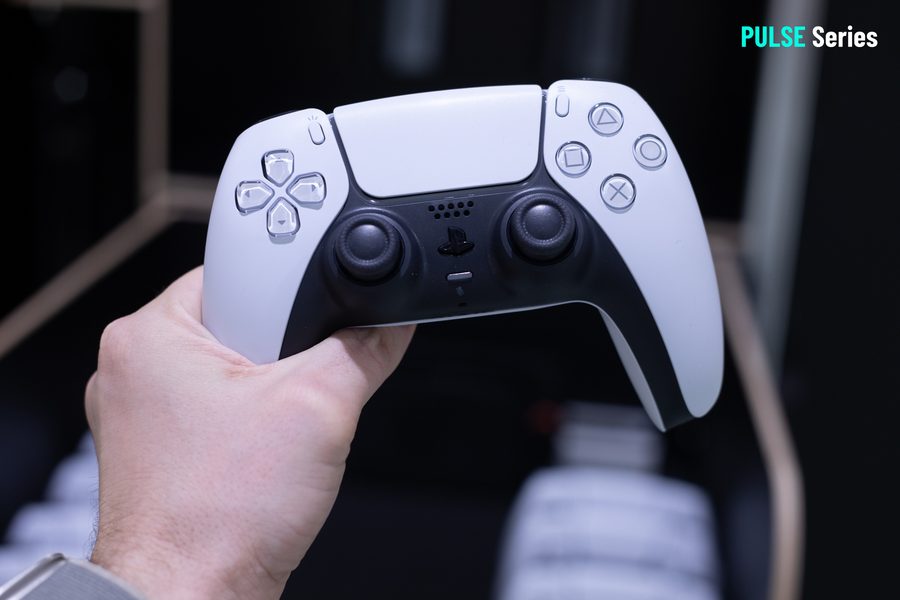PS5 Controller Hand